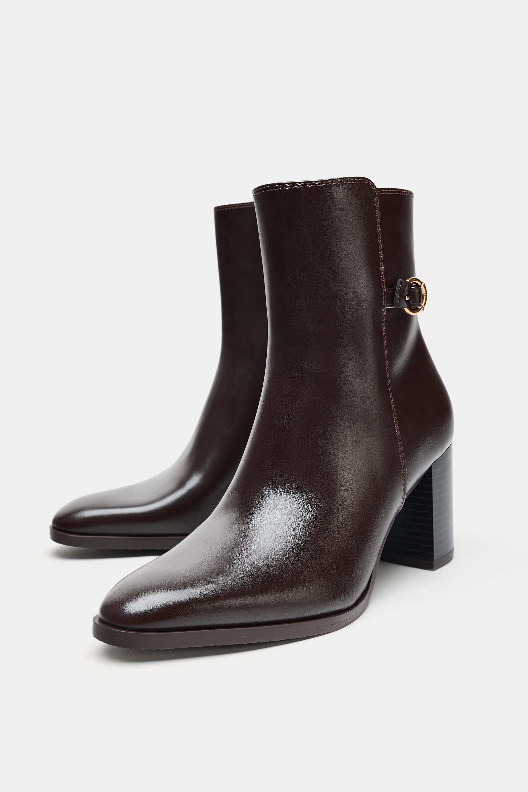 BOTTINES À TALONS